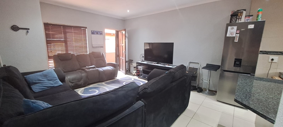 2 Bedroom Property for Sale in Albertsdal Gauteng