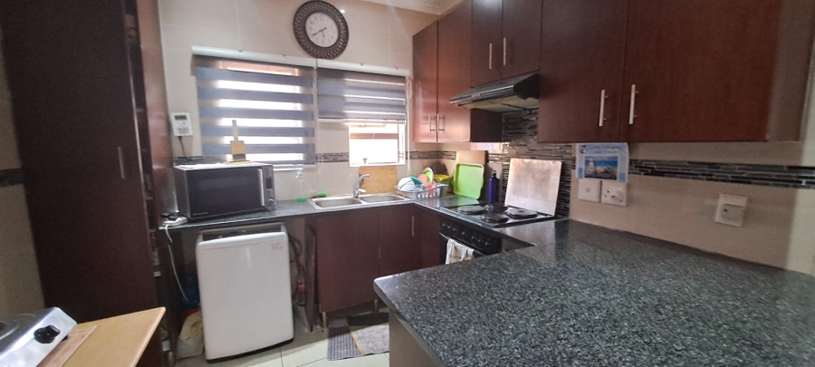 2 Bedroom Property for Sale in Albertsdal Gauteng