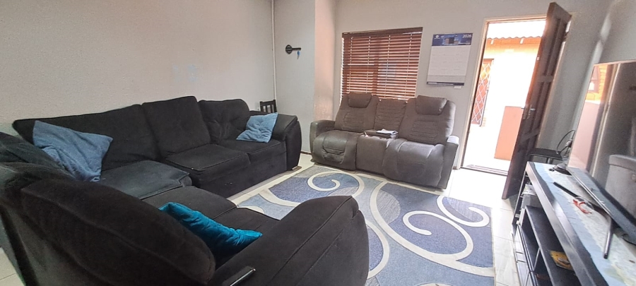 2 Bedroom Property for Sale in Albertsdal Gauteng