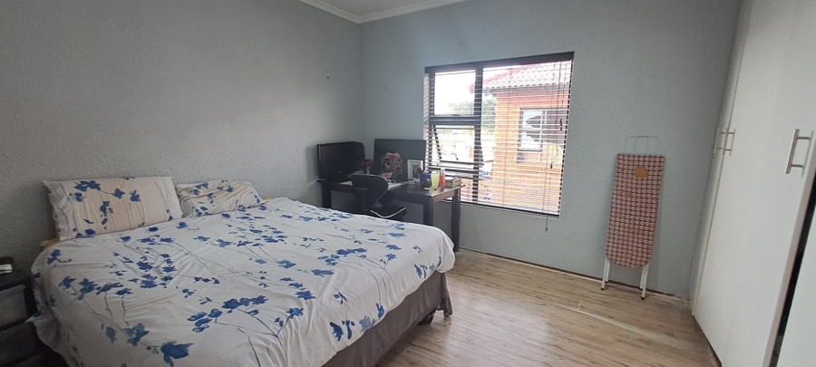 2 Bedroom Property for Sale in Albertsdal Gauteng