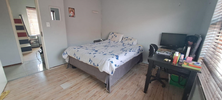 2 Bedroom Property for Sale in Albertsdal Gauteng