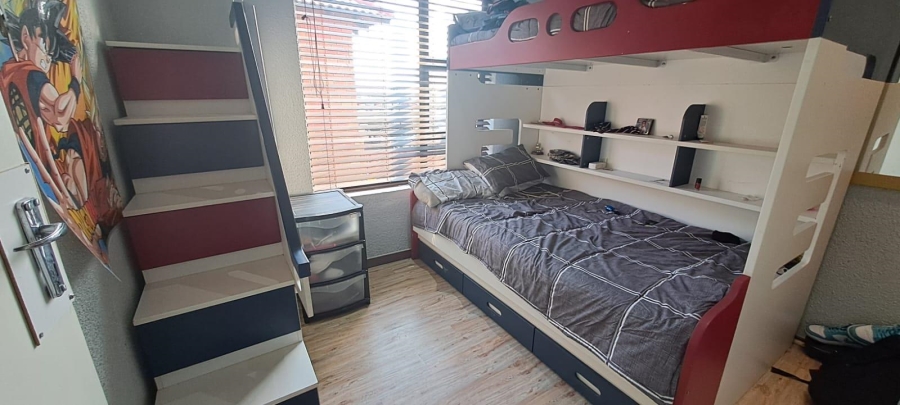 2 Bedroom Property for Sale in Albertsdal Gauteng