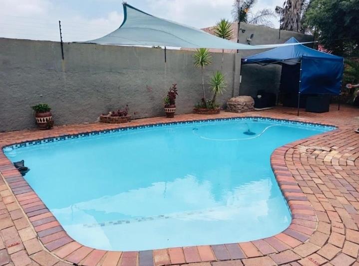 4 Bedroom Property for Sale in Rewlatch Gauteng