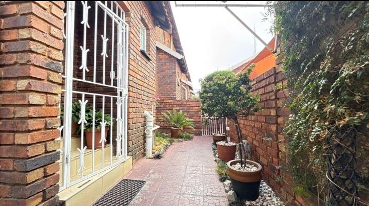 2 Bedroom Property for Sale in Risana Gauteng