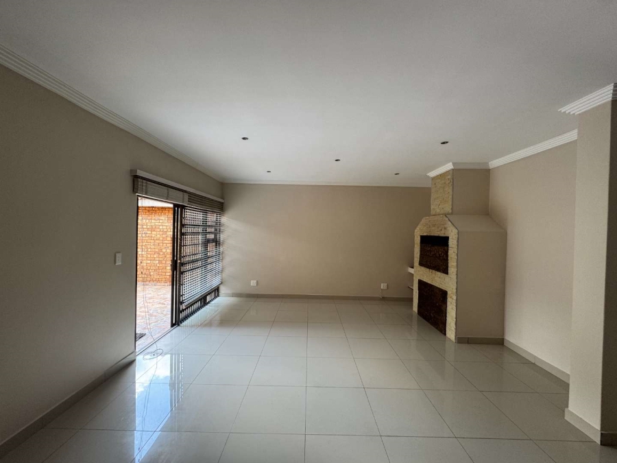 3 Bedroom Property for Sale in New Redruth Gauteng