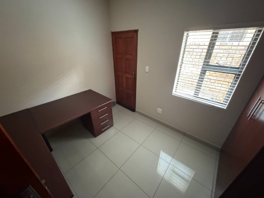 3 Bedroom Property for Sale in New Redruth Gauteng