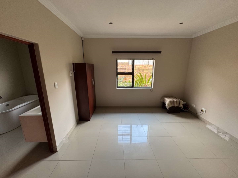 3 Bedroom Property for Sale in New Redruth Gauteng
