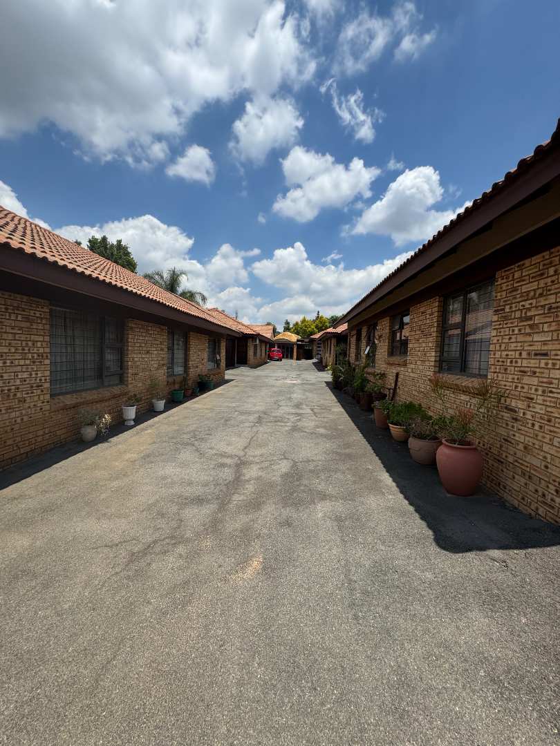 3 Bedroom Property for Sale in New Redruth Gauteng