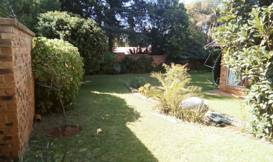 To Let 1 Bedroom Property for Rent in Allens Nek Gauteng