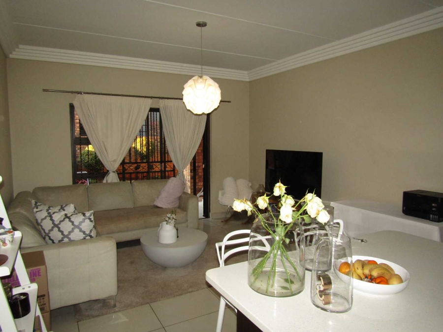 2 Bedroom Property for Sale in Ravenswood Gauteng