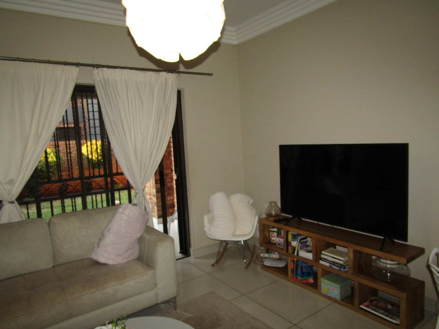 2 Bedroom Property for Sale in Ravenswood Gauteng