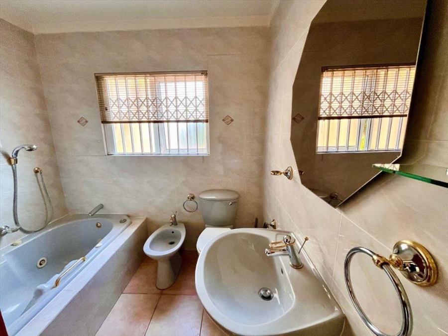 5 Bedroom Property for Sale in Sunward Park Gauteng