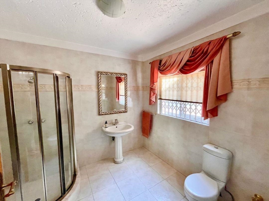 5 Bedroom Property for Sale in Sunward Park Gauteng