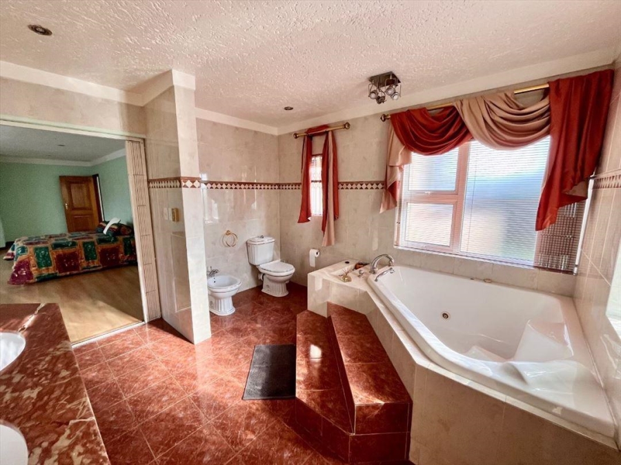 5 Bedroom Property for Sale in Sunward Park Gauteng