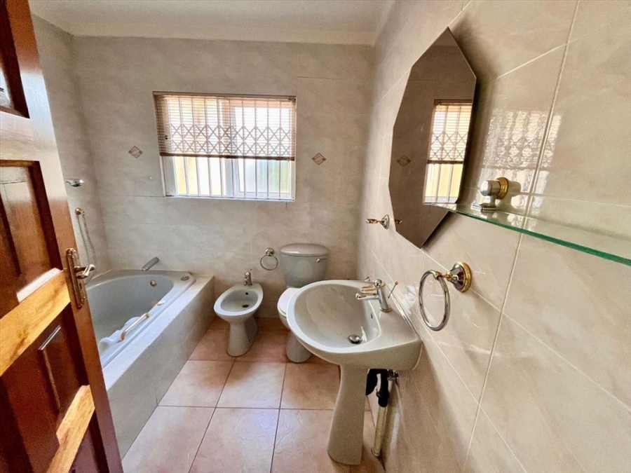 5 Bedroom Property for Sale in Sunward Park Gauteng
