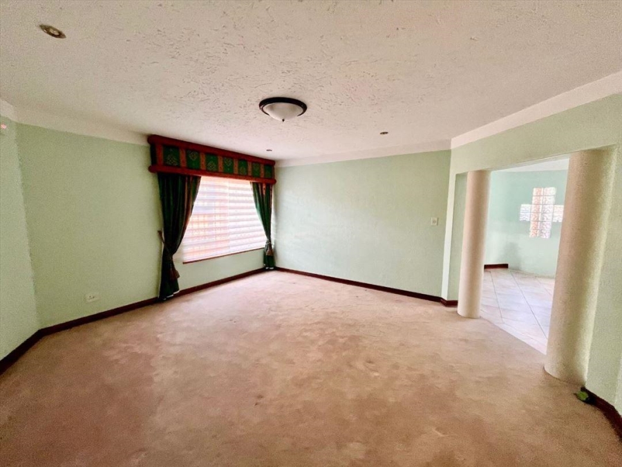 5 Bedroom Property for Sale in Sunward Park Gauteng
