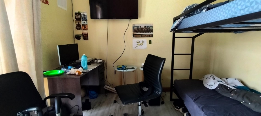 3 Bedroom Property for Sale in Farrarmere Gauteng