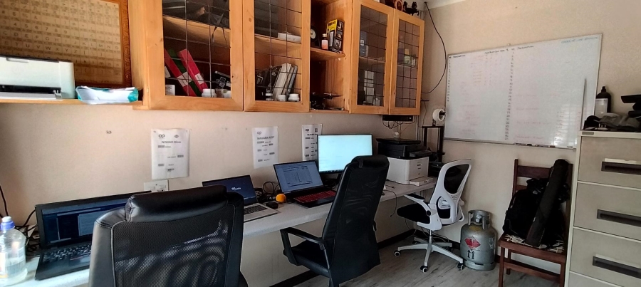 3 Bedroom Property for Sale in Farrarmere Gauteng