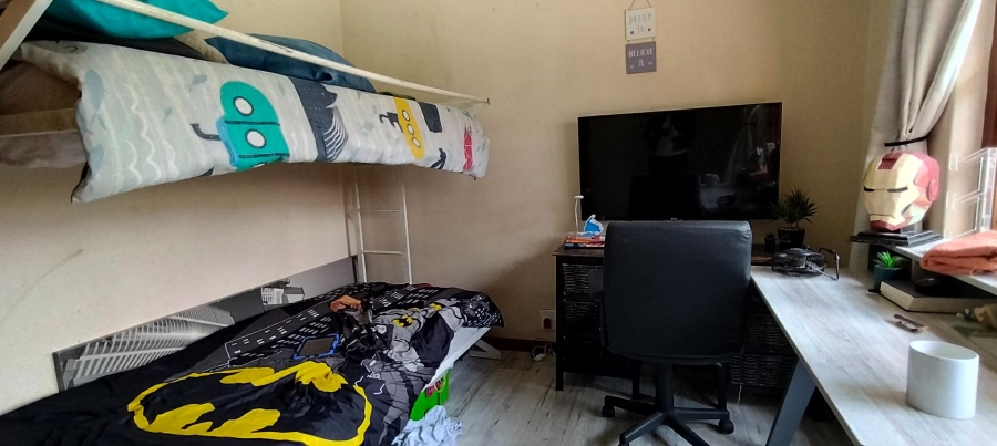 3 Bedroom Property for Sale in Farrarmere Gauteng