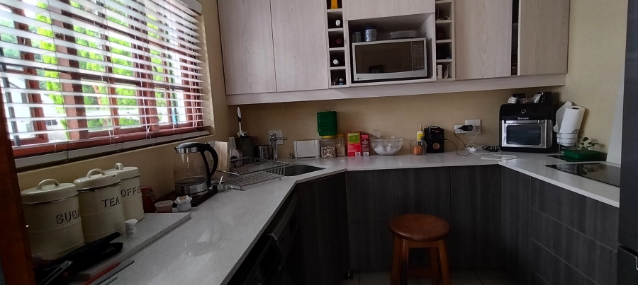 3 Bedroom Property for Sale in Farrarmere Gauteng