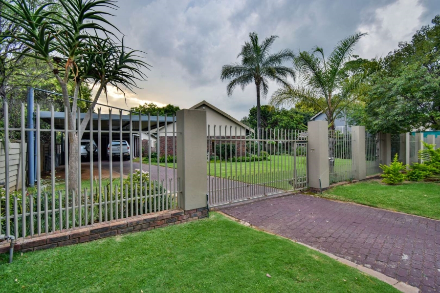 2 Bedroom Property for Sale in Garsfontein Gauteng