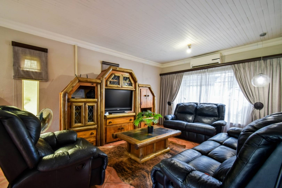 2 Bedroom Property for Sale in Garsfontein Gauteng