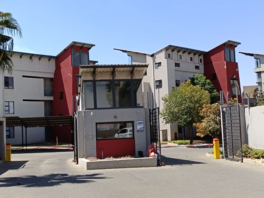 2 Bedroom Property for Sale in Rooihuiskraal North Gauteng