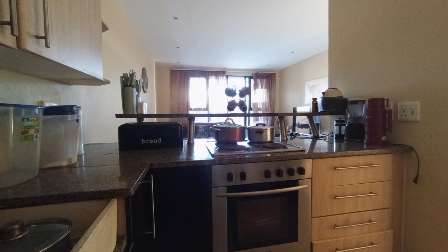 2 Bedroom Property for Sale in Rooihuiskraal North Gauteng