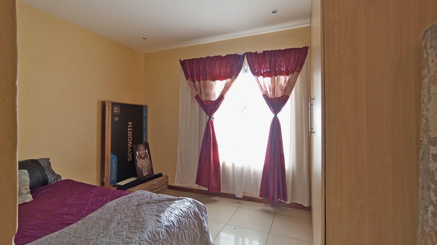 2 Bedroom Property for Sale in Rooihuiskraal North Gauteng