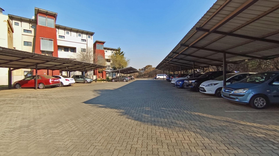 2 Bedroom Property for Sale in Rooihuiskraal North Gauteng