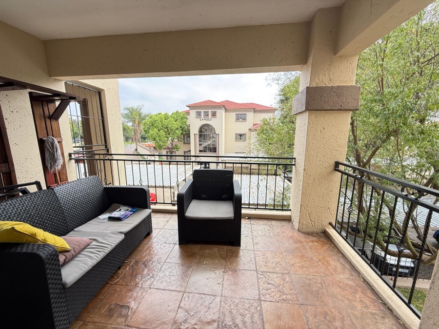 2 Bedroom Property for Sale in Weltevreden Park Gauteng