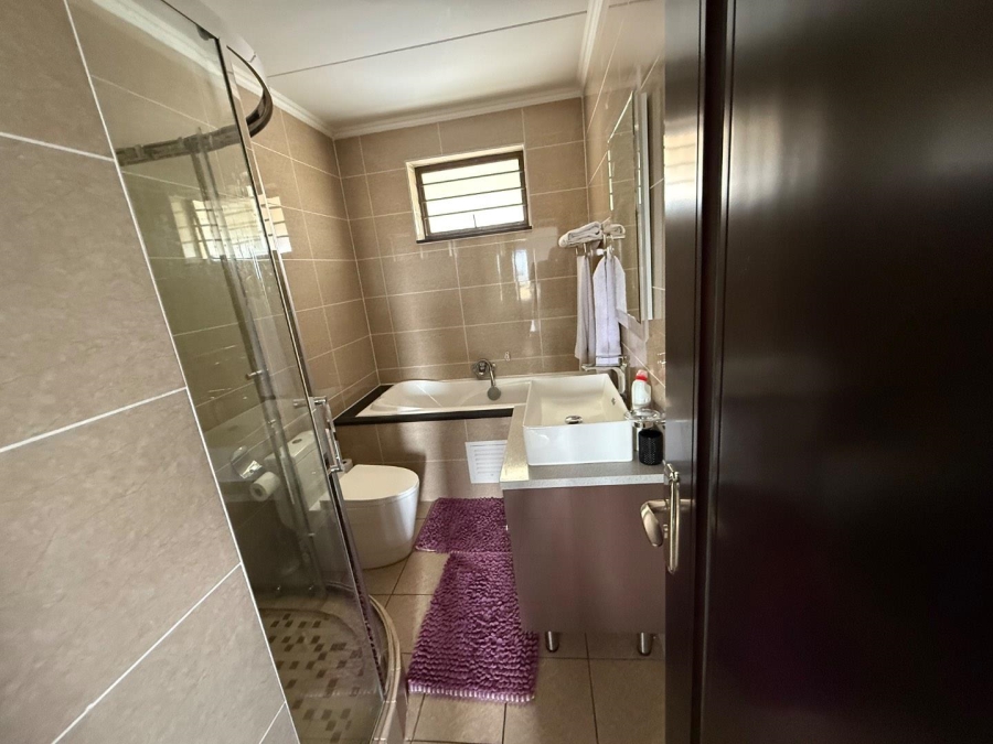 To Let 2 Bedroom Property for Rent in Blue Hills Gauteng