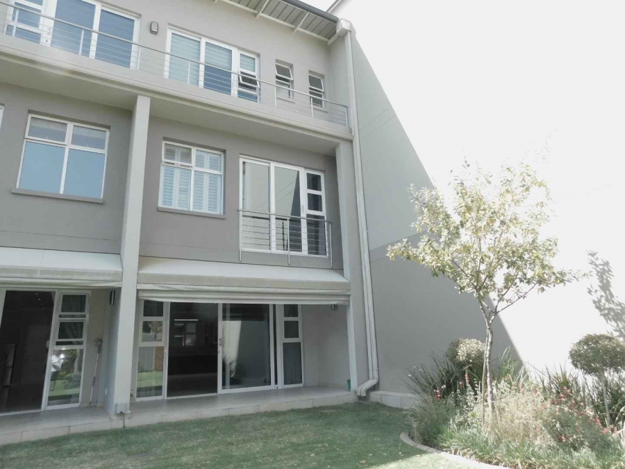 To Let 2 Bedroom Property for Rent in Bryanston Gauteng