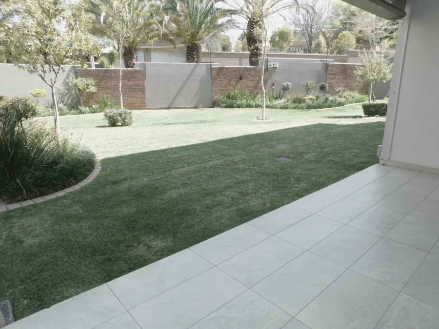 To Let 2 Bedroom Property for Rent in Bryanston Gauteng