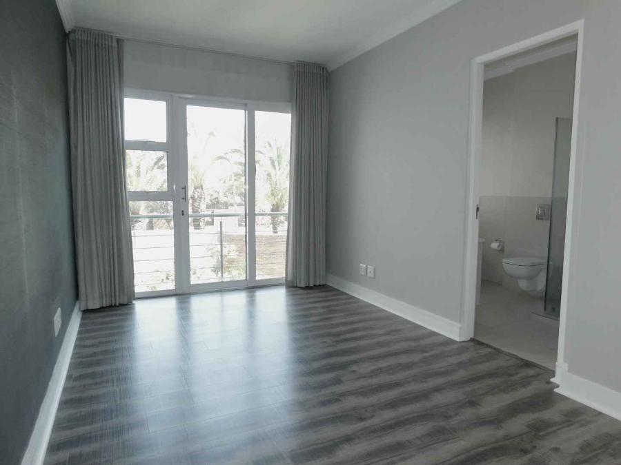 To Let 2 Bedroom Property for Rent in Bryanston Gauteng