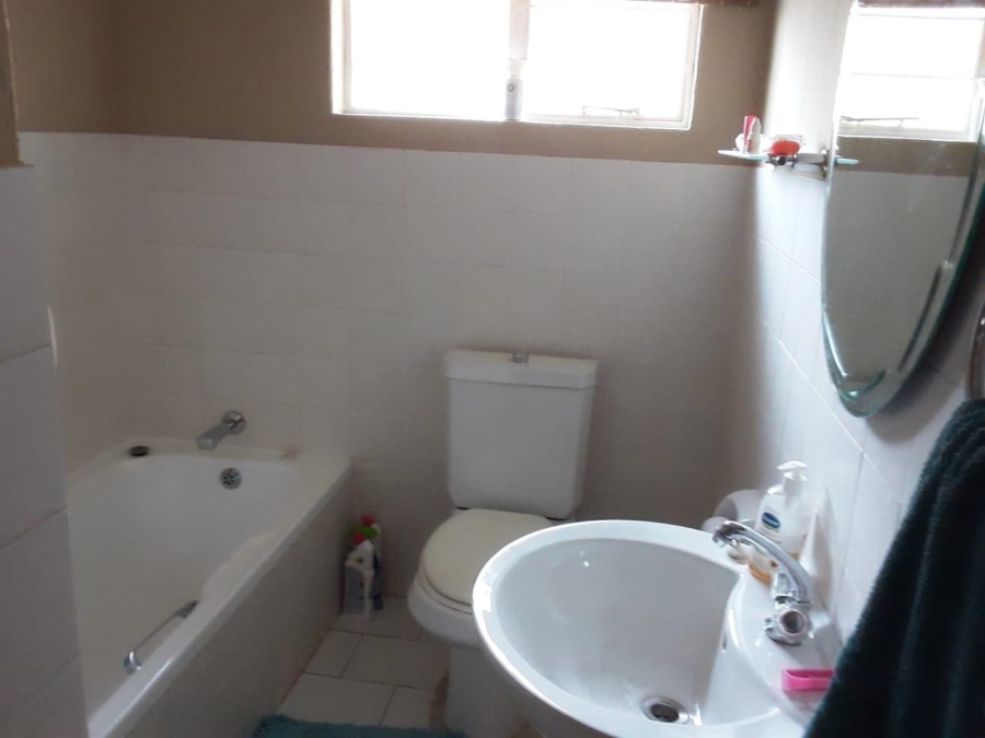 To Let 2 Bedroom Property for Rent in Northwold Gauteng