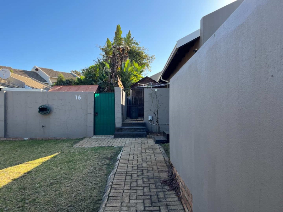 To Let 2 Bedroom Property for Rent in Northwold Gauteng
