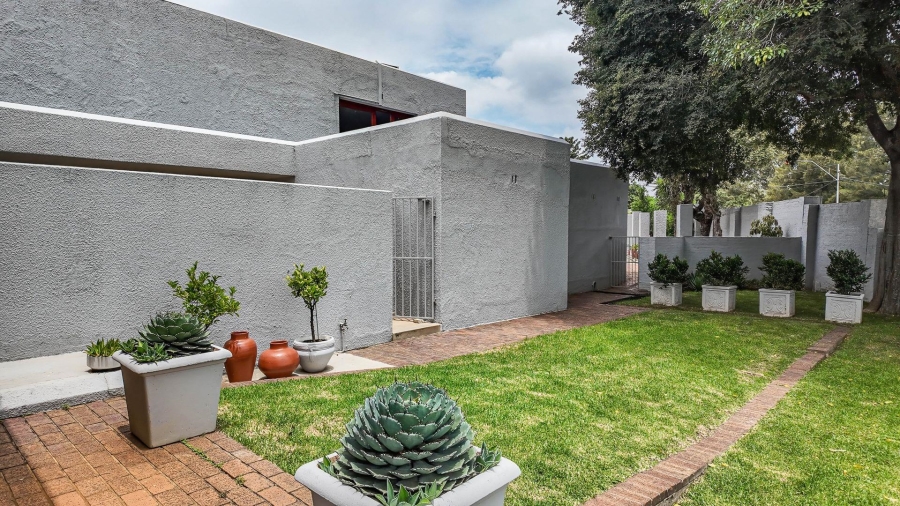 6 Bedroom Property for Sale in Hyde Park Gauteng