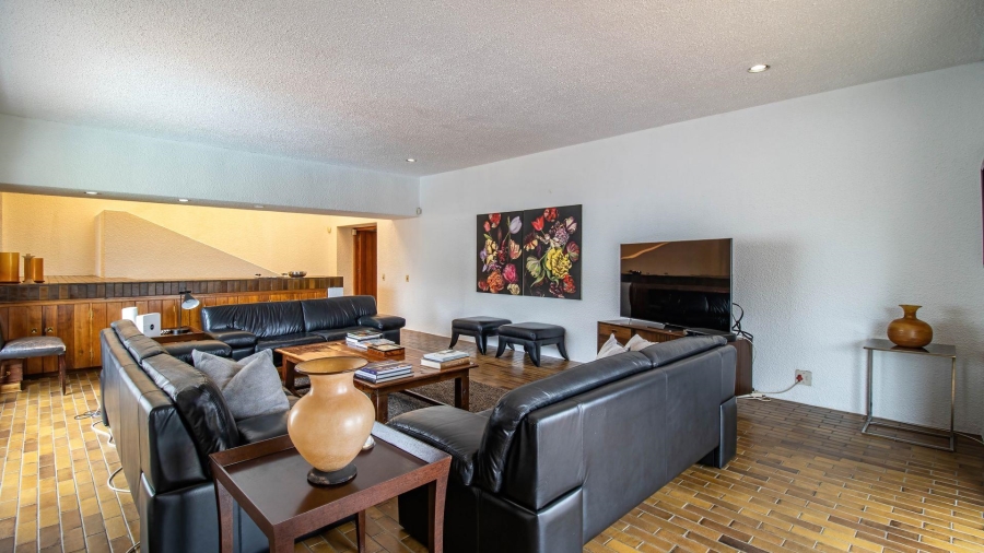 6 Bedroom Property for Sale in Hyde Park Gauteng