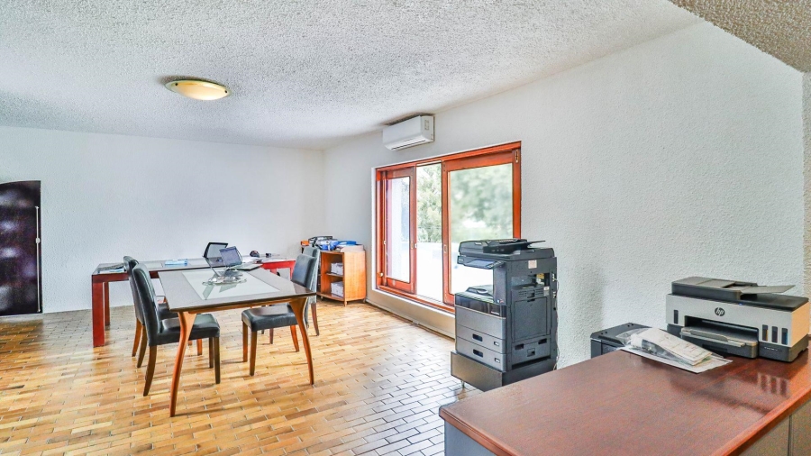 6 Bedroom Property for Sale in Hyde Park Gauteng