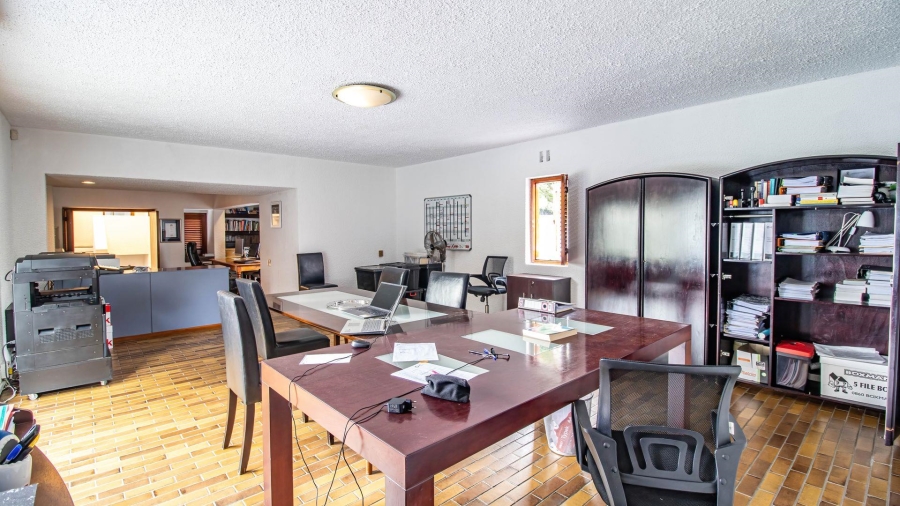 6 Bedroom Property for Sale in Hyde Park Gauteng