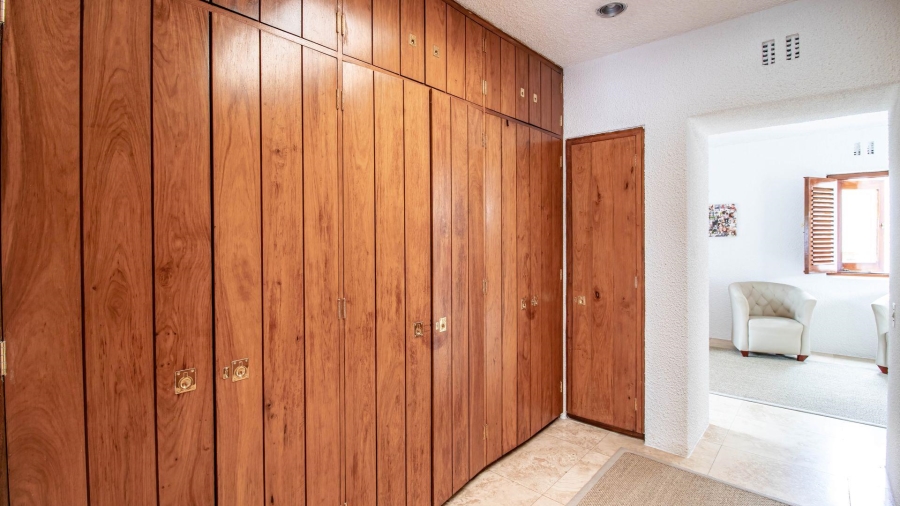 6 Bedroom Property for Sale in Hyde Park Gauteng