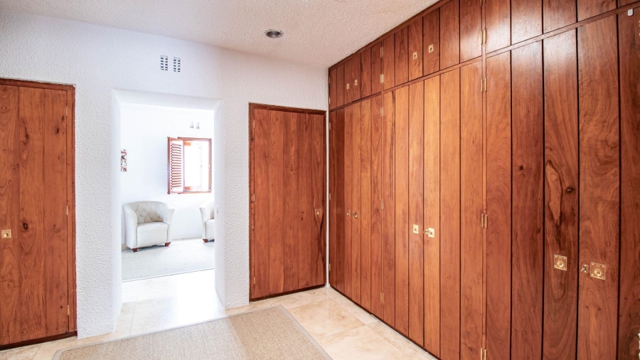 6 Bedroom Property for Sale in Hyde Park Gauteng