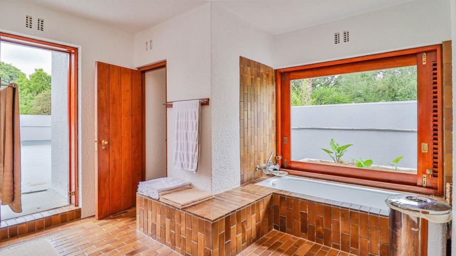 6 Bedroom Property for Sale in Hyde Park Gauteng