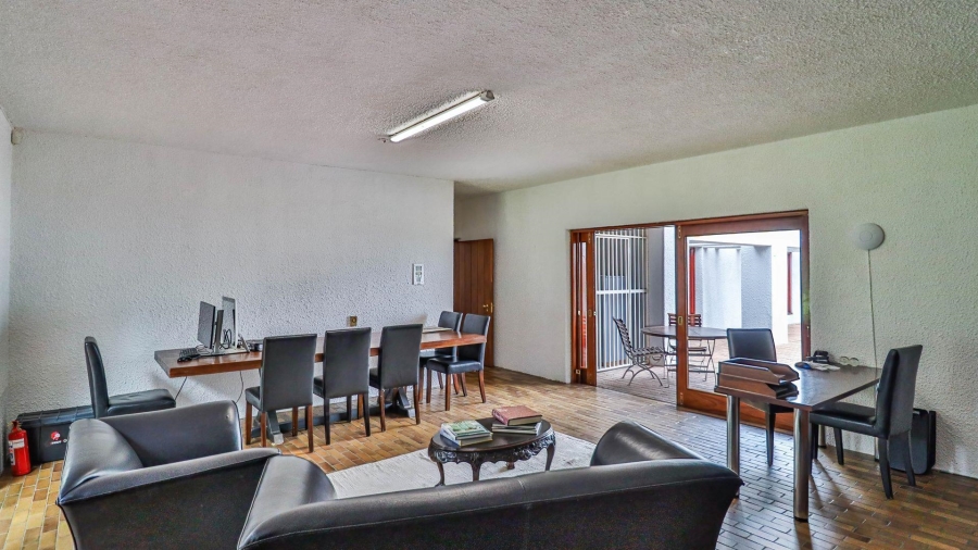 6 Bedroom Property for Sale in Hyde Park Gauteng