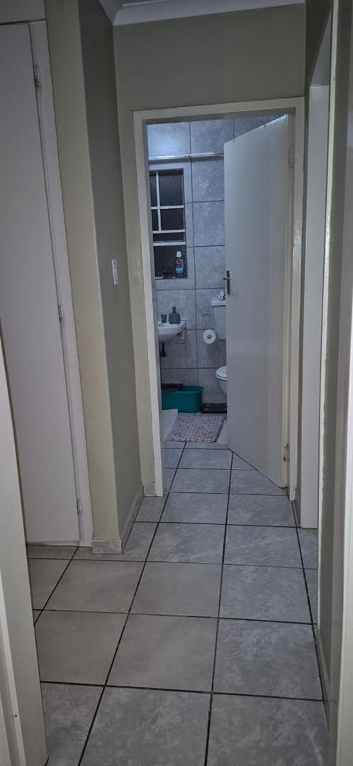 2 Bedroom Property for Sale in Die Hoewes Gauteng