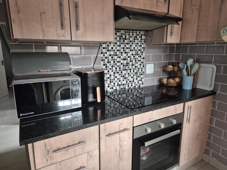 3 Bedroom Property for Sale in Clayville Gauteng