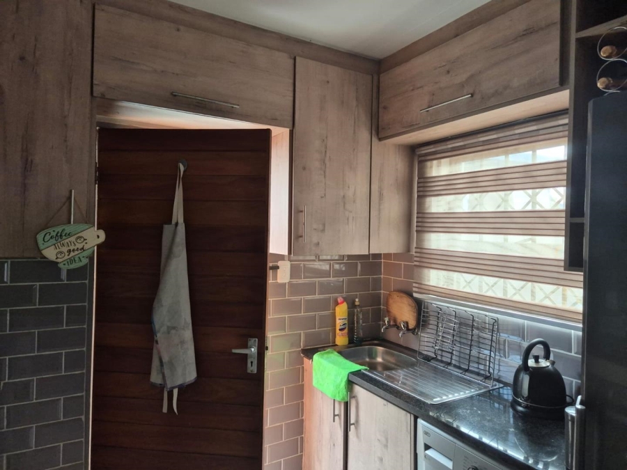 3 Bedroom Property for Sale in Clayville Gauteng