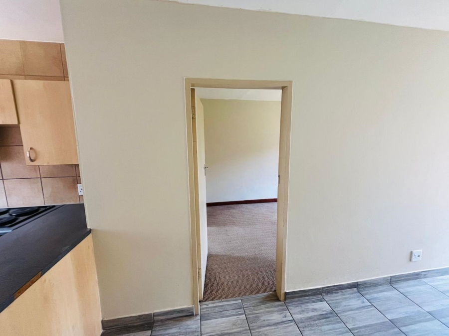 1 Bedroom Property for Sale in Silver Lakes Gauteng