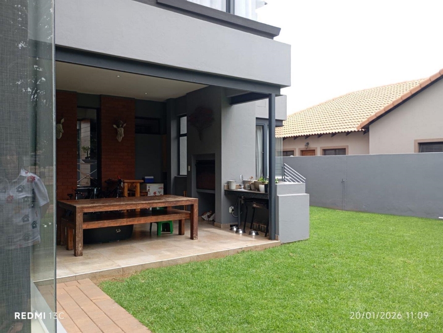 4 Bedroom Property for Sale in Glen Eagle Estate Gauteng
